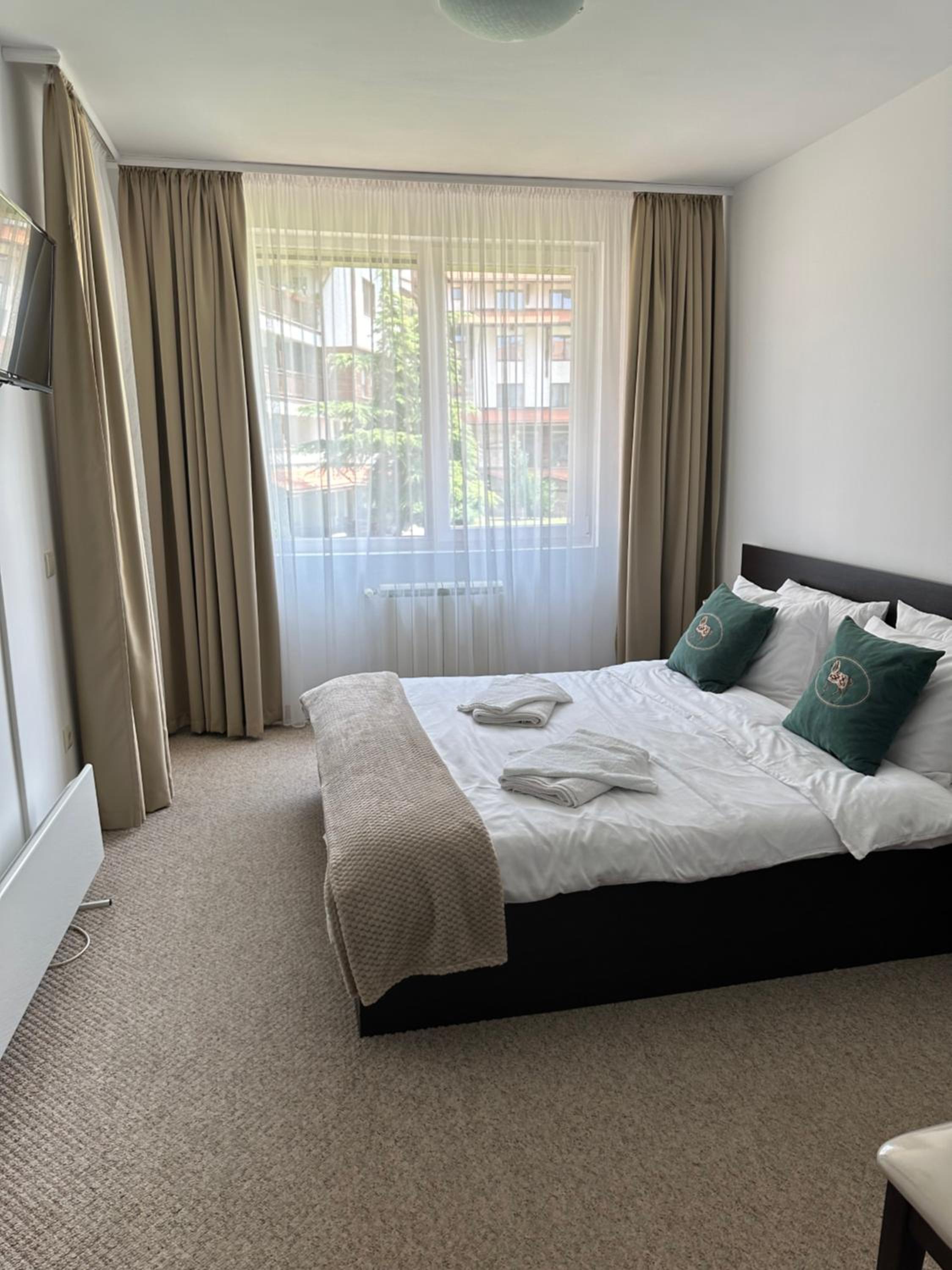 MonarX Suites