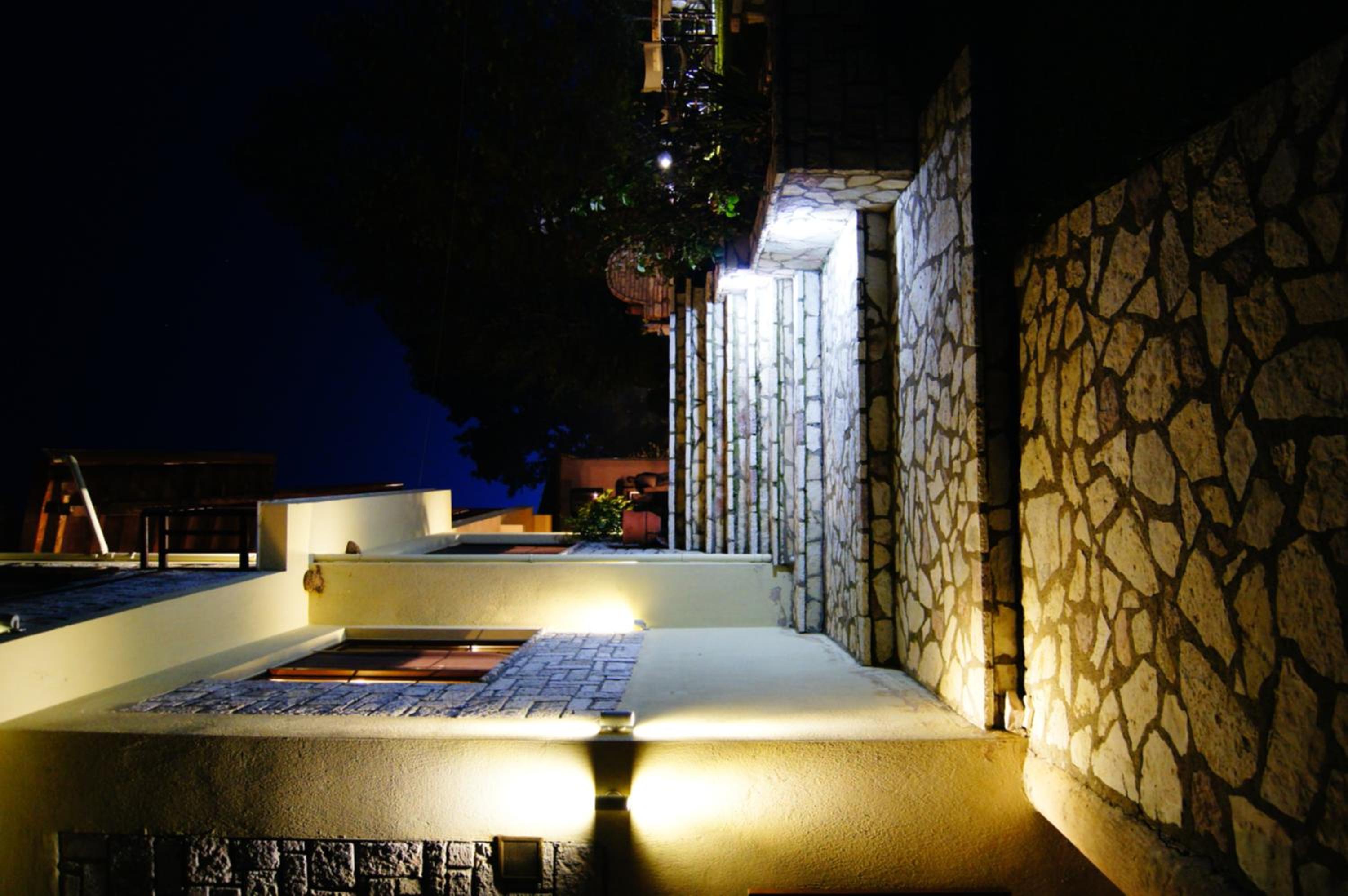 hostel lake plastira