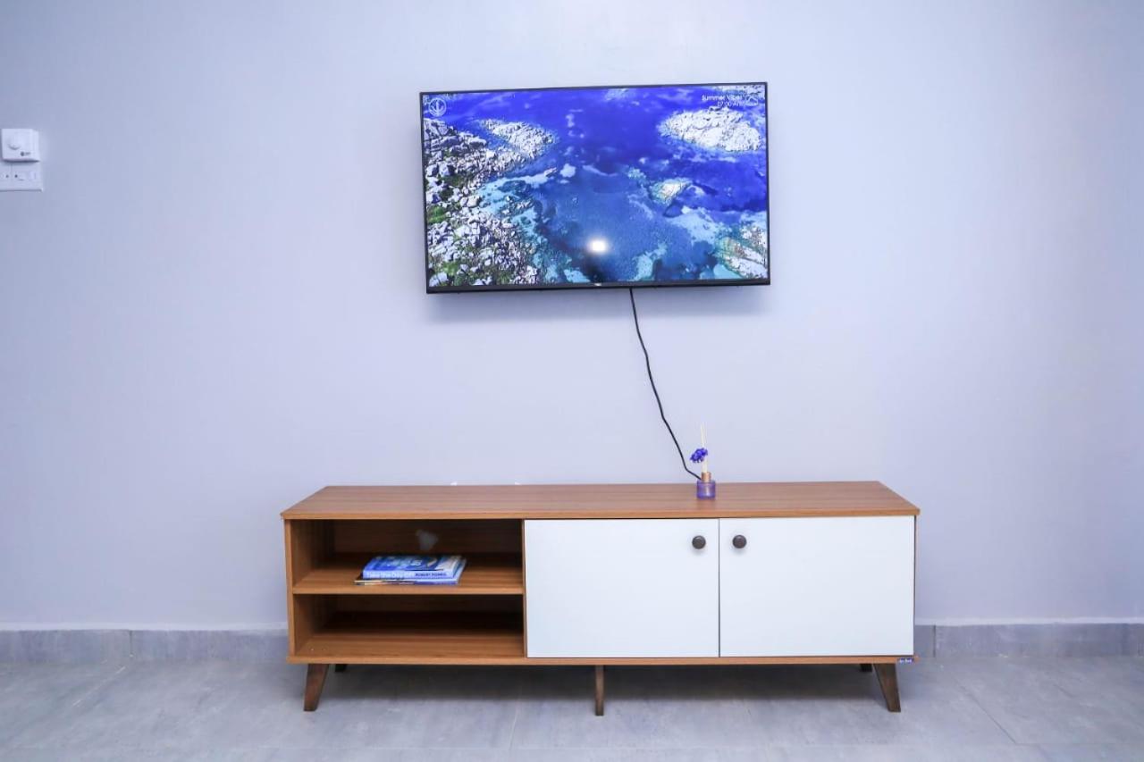 Modern Apartment in Nyali with AC, Washing Maxine & Pool view 3