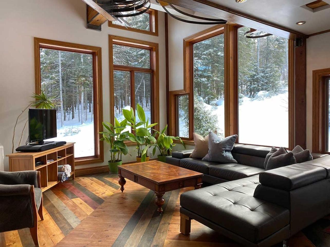 Le Sculptural Nature Escape, hot tub, Billiards
