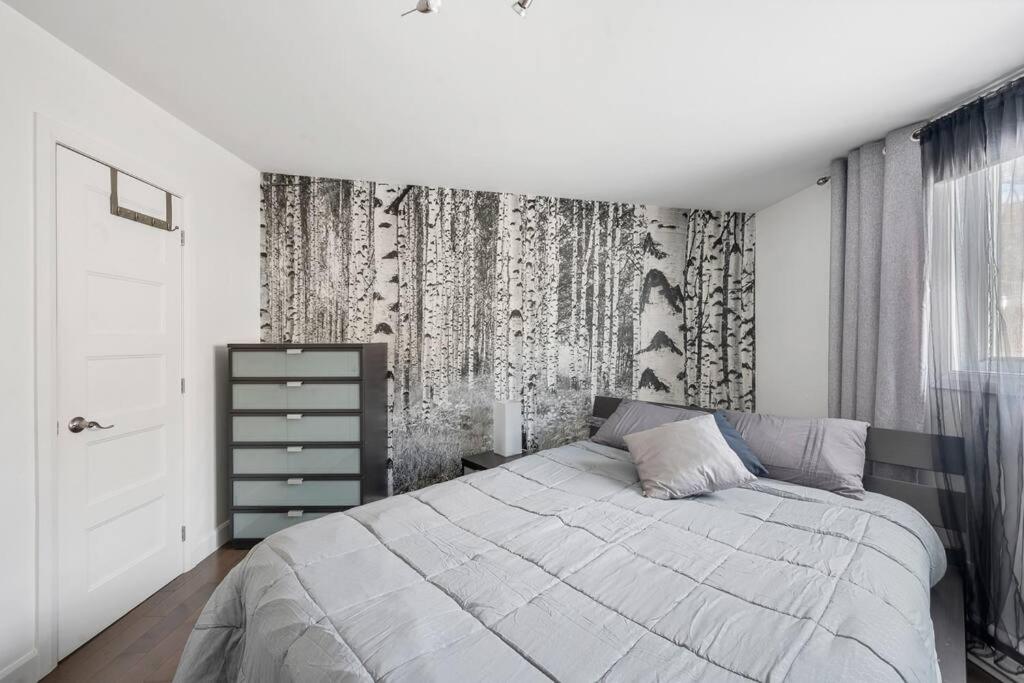 Big comfy house! Free parking, Fast Wi-Fi