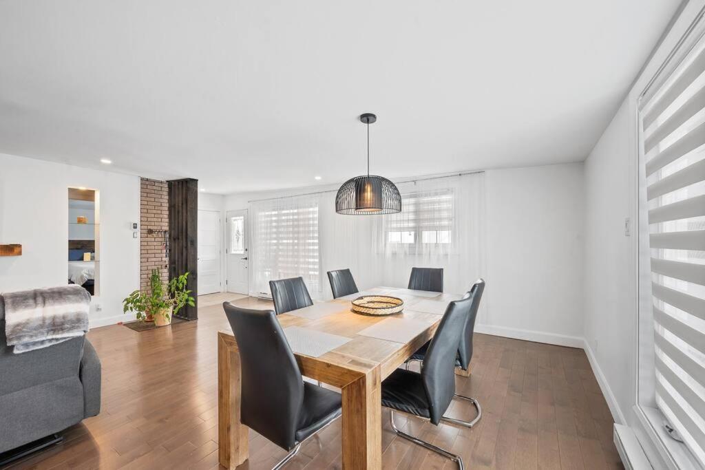 Big comfy house! Free parking, Fast Wi-Fi