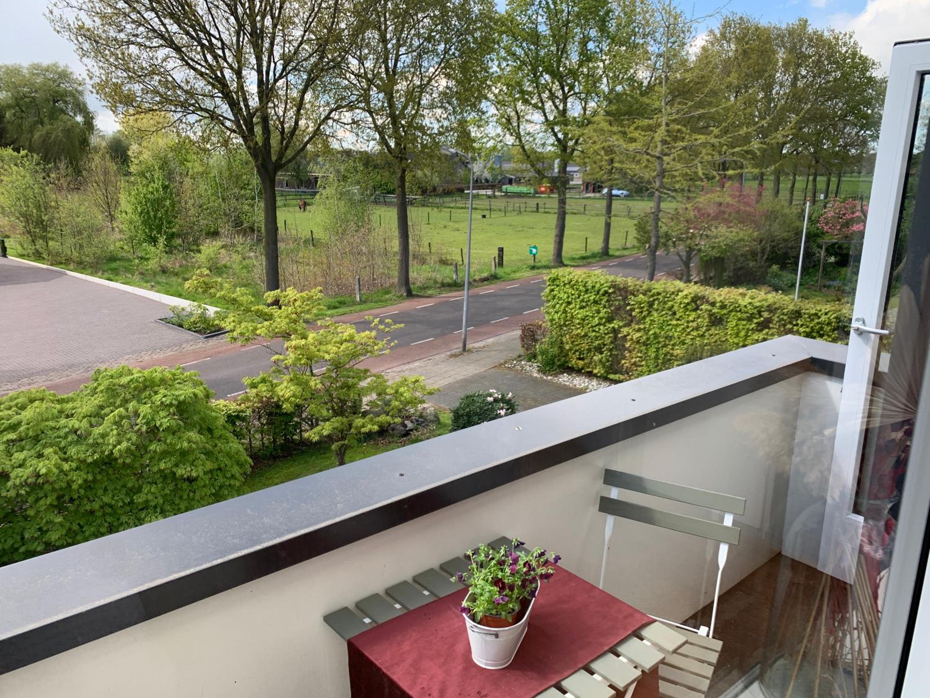 Comfortabele Familie Suite met 2 slaapkamers, balkon, speelzolder, Airco