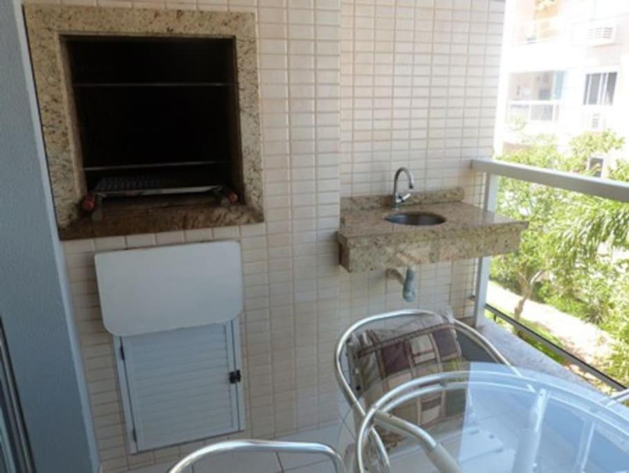 Condomínio Villa Giardino em frente ao mar, rodeado pela natureza