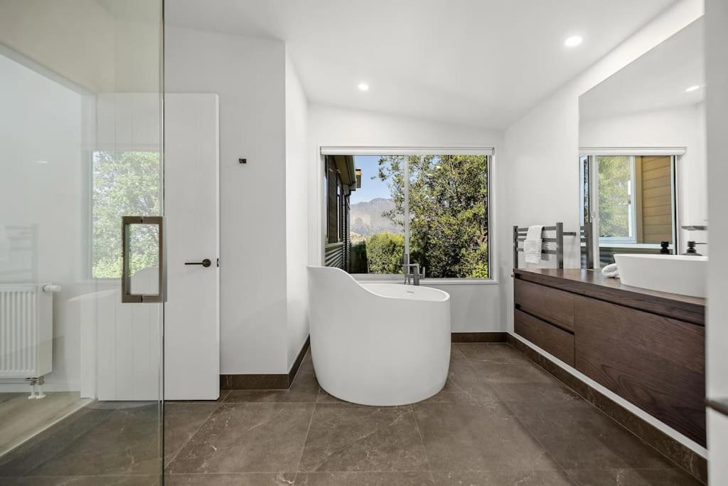 Whakata on Whitbourn view 3