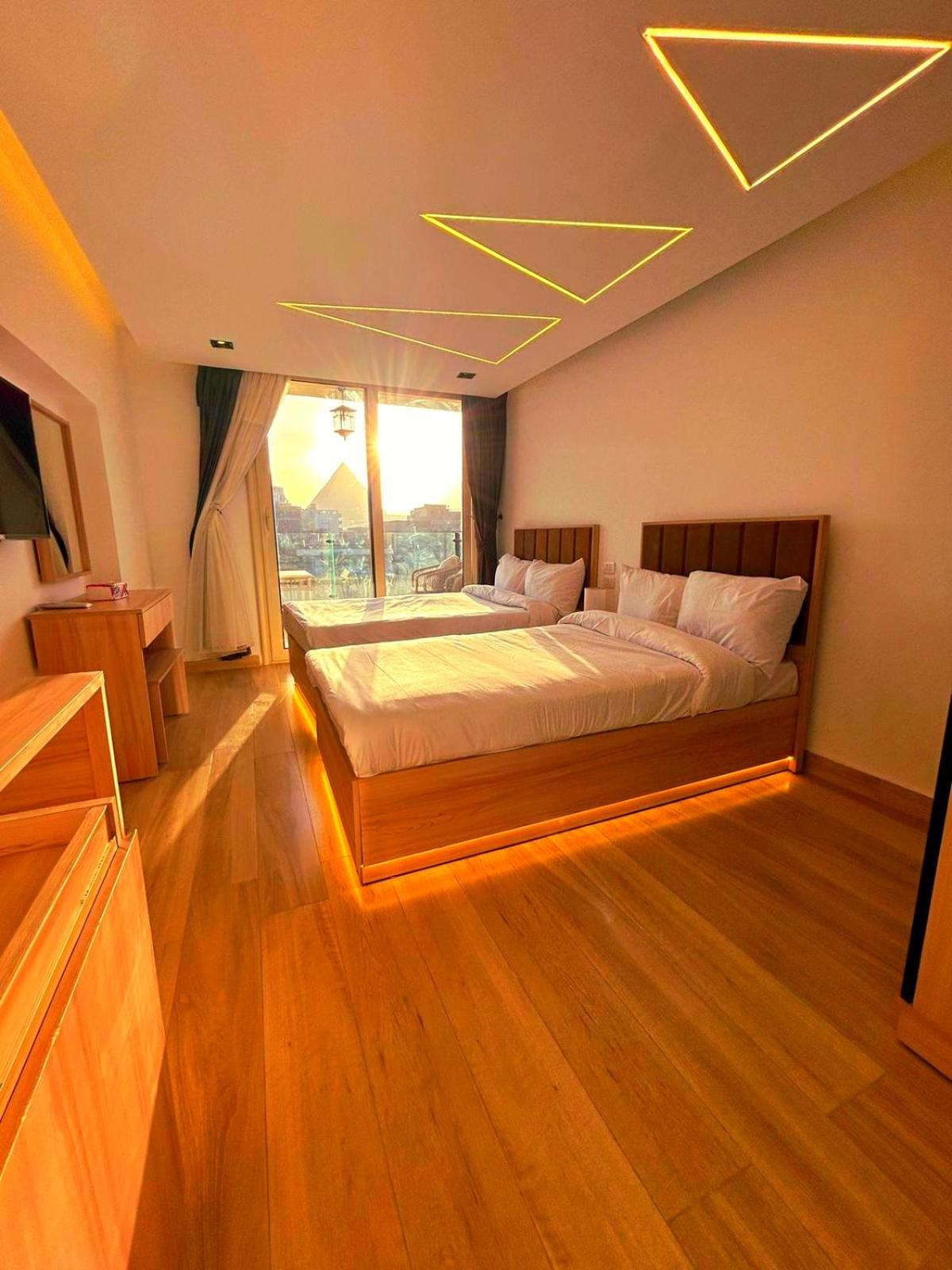 Diamond pyramids hotel