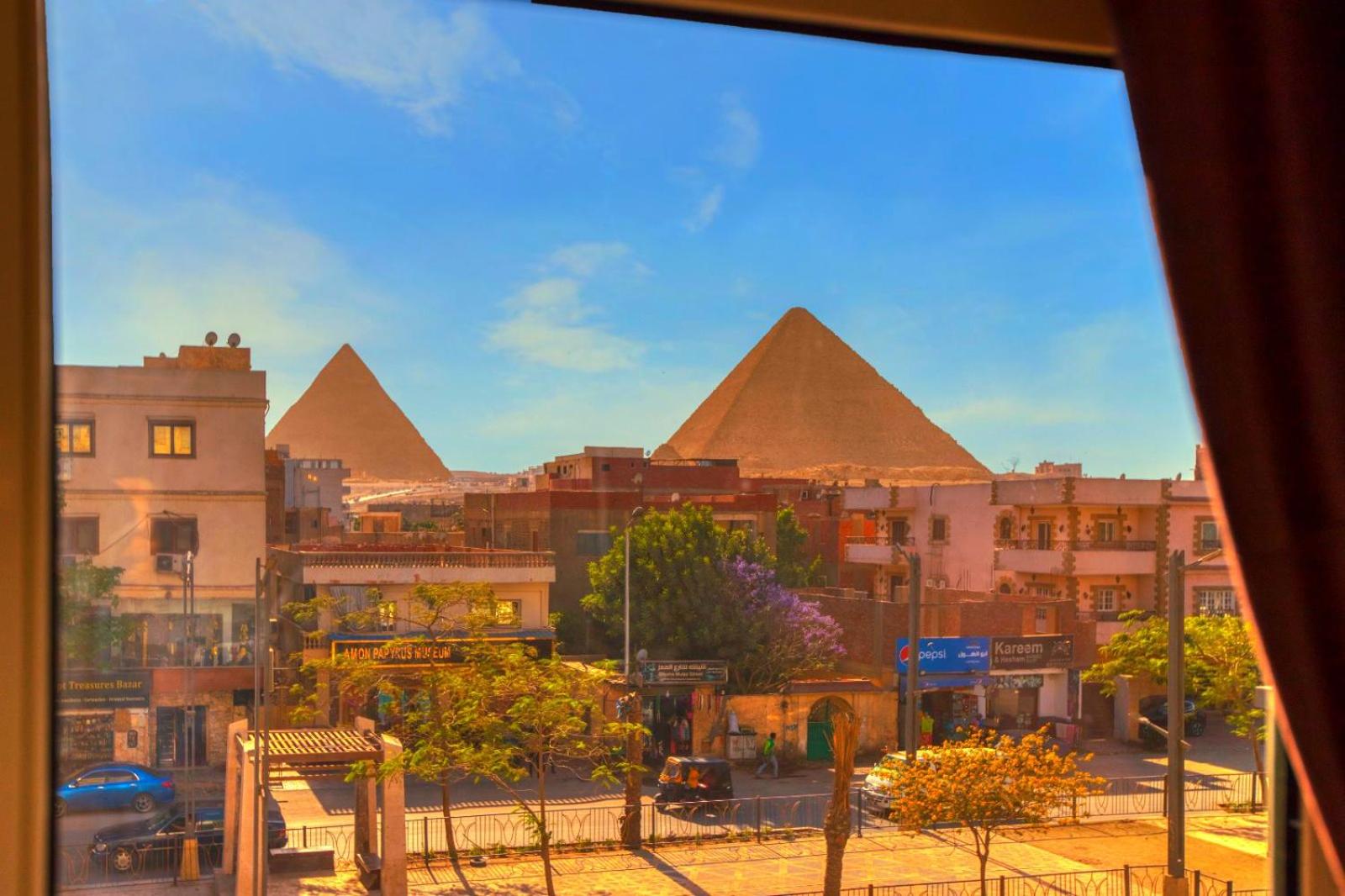 Diamond pyramids hotel