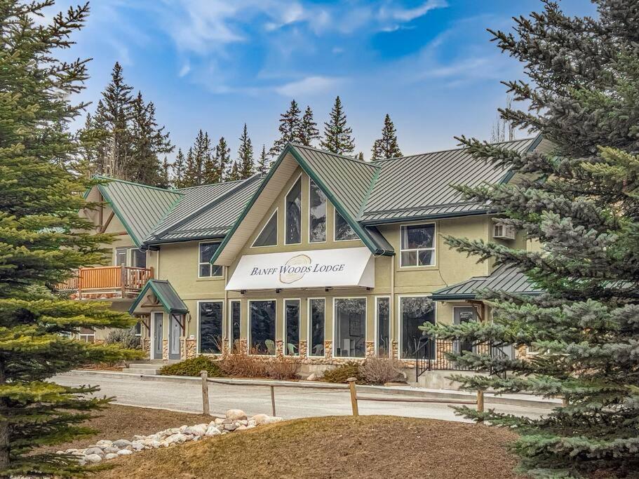 B233 Mountain View 2BD 2BT AC BonFire BBQ Townhome Close to Banff
