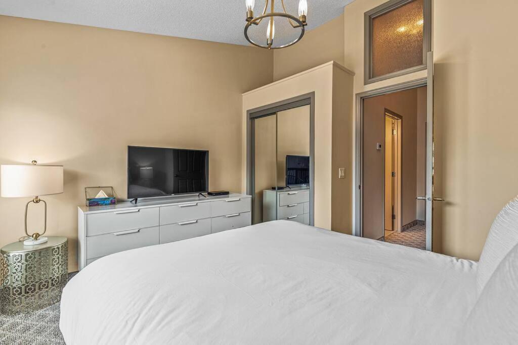 B233 Mountain View 2BD 2BT AC BonFire BBQ Townhome Close to Banff