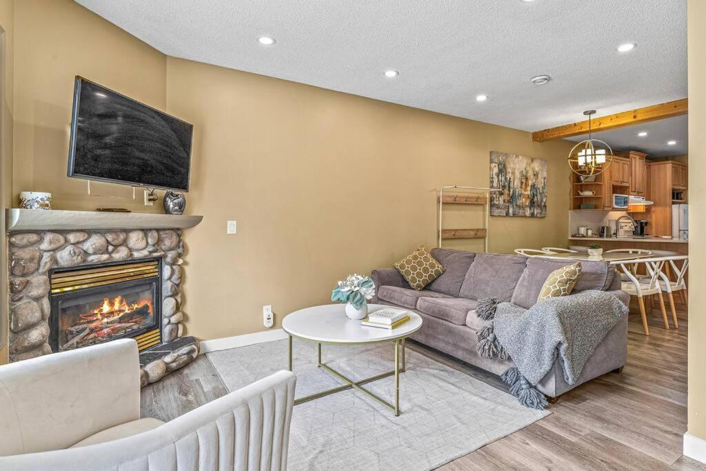 B233 Mountain View 2BD 2BT AC BonFire BBQ Townhome Close to Banff