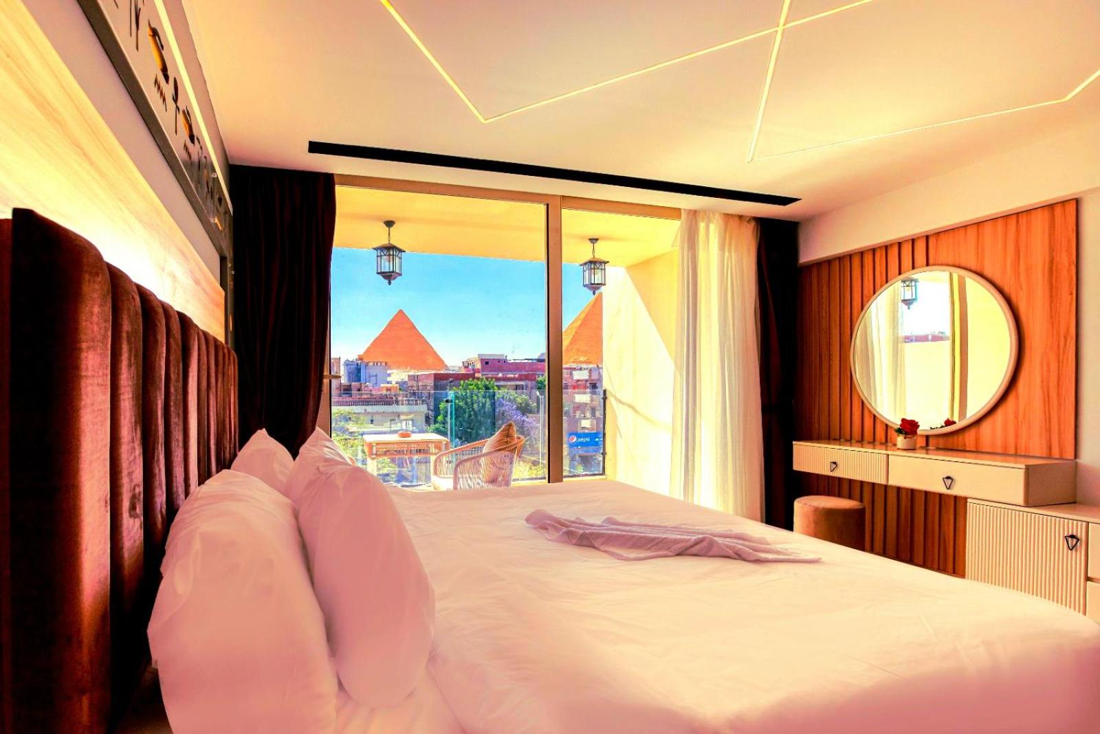 Diamond pyramids hotel