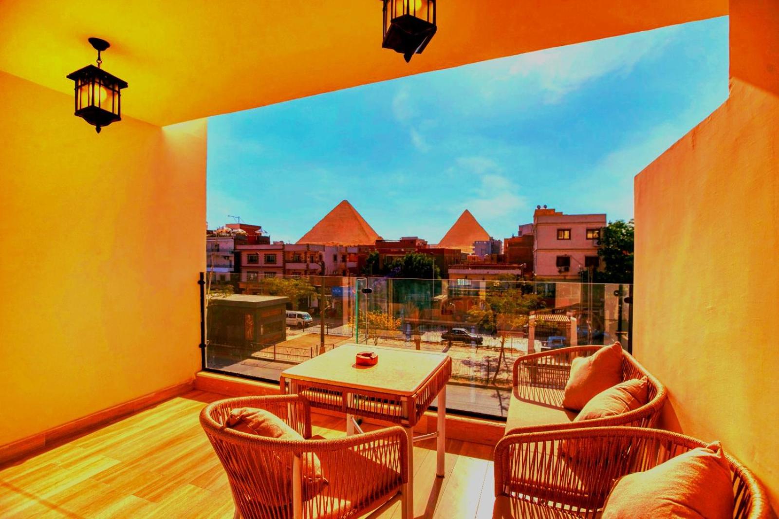 Diamond pyramids hotel