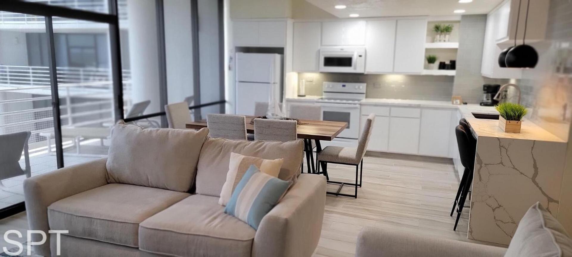 2-Level Beachfront Luxury - Sunchase IV - 326