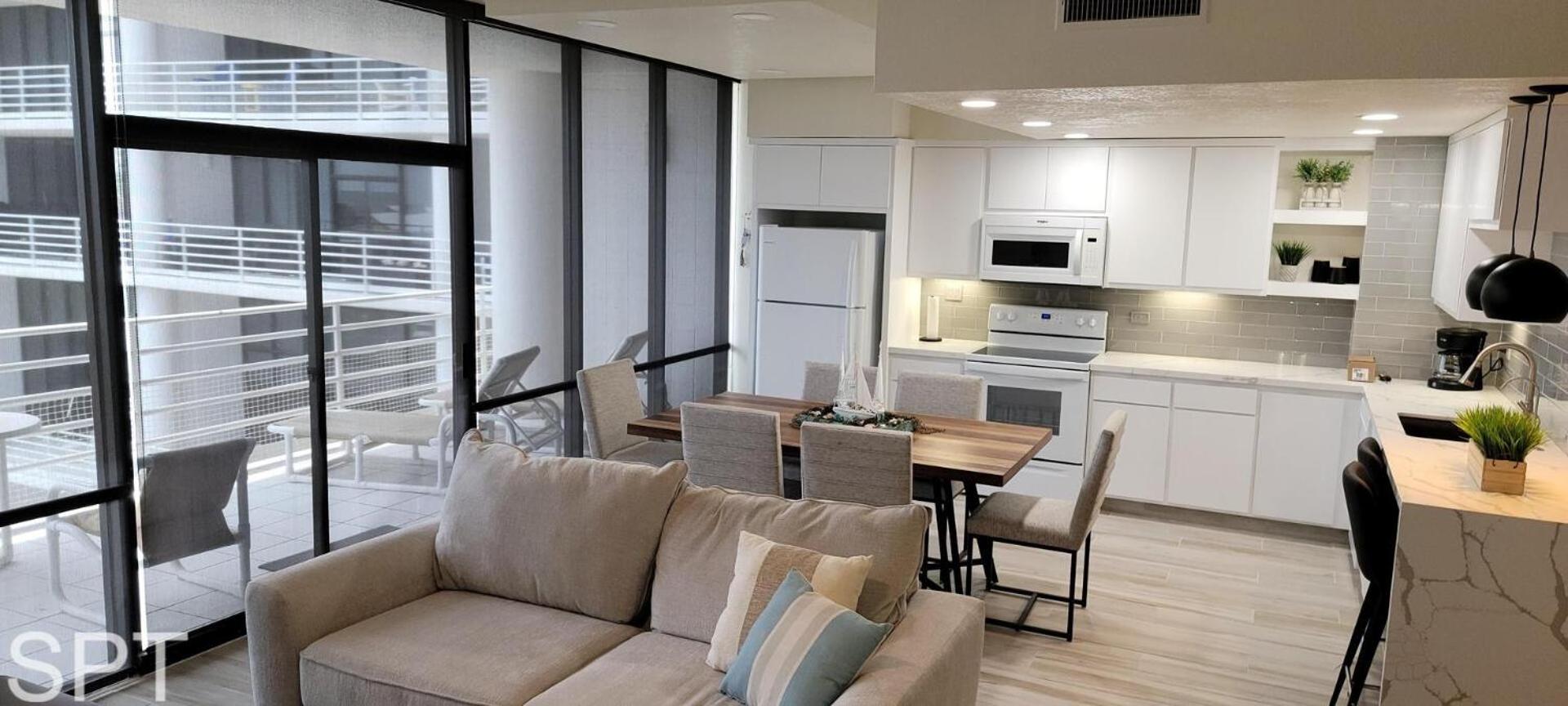 2-Level Beachfront Luxury - Sunchase IV - 326