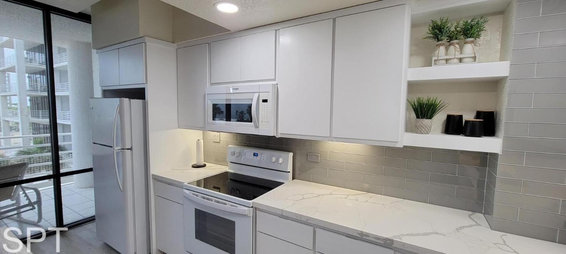 2-Level Beachfront Luxury - Sunchase IV - 326