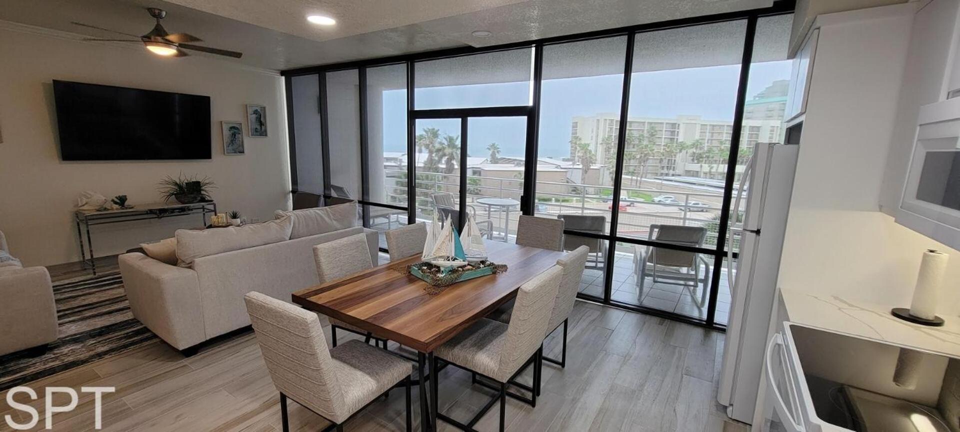 2-Level Beachfront Luxury - Sunchase IV - 326