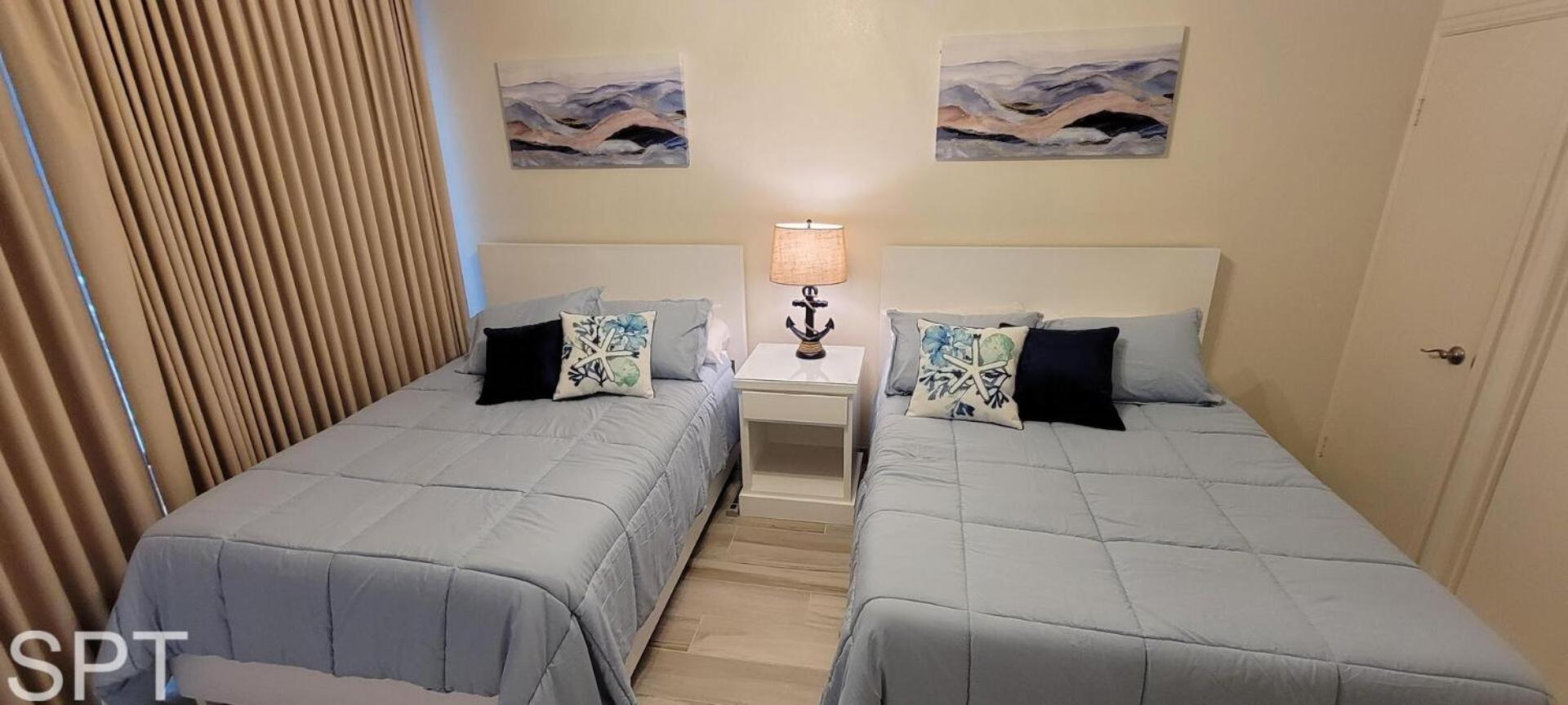 2-Level Beachfront Luxury - Sunchase IV - 326