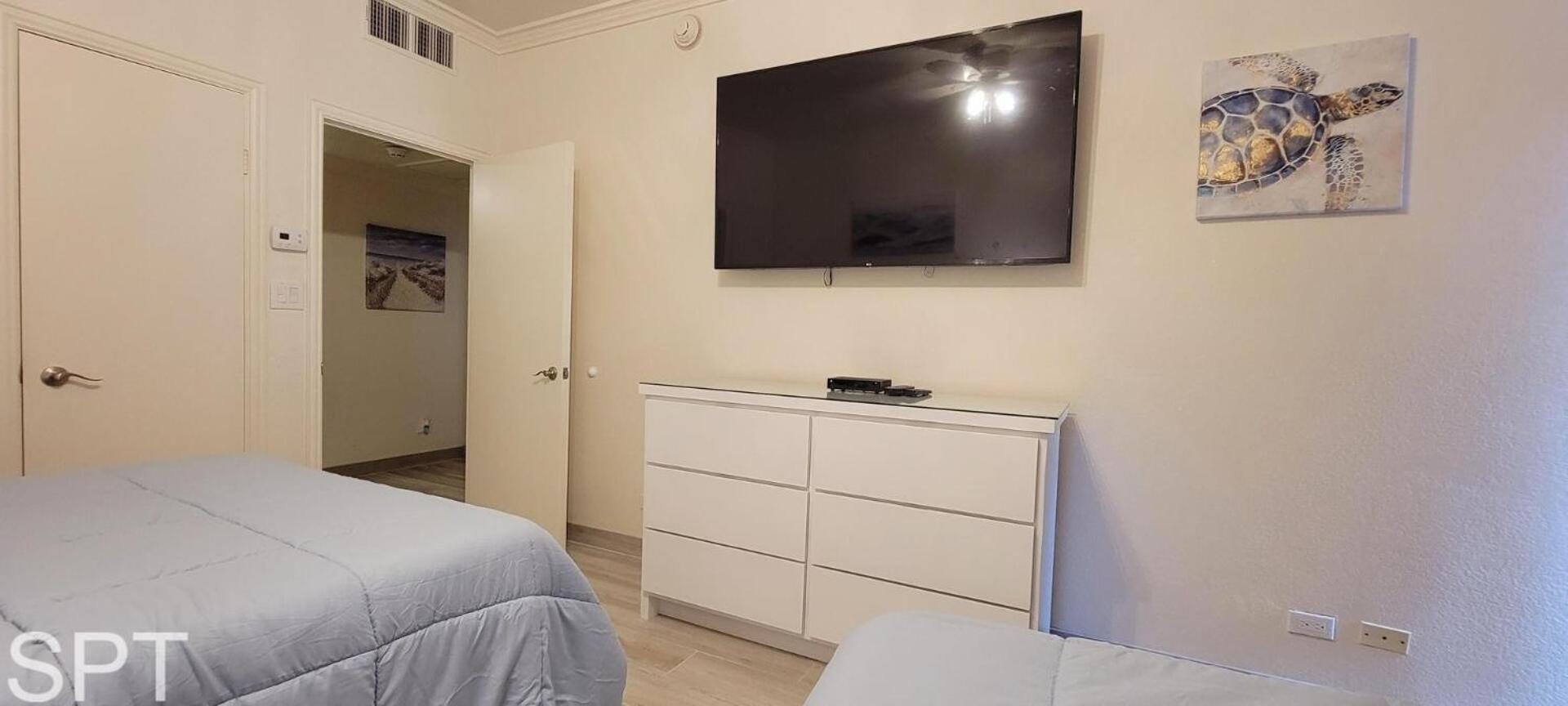 2-Level Beachfront Luxury - Sunchase IV - 326