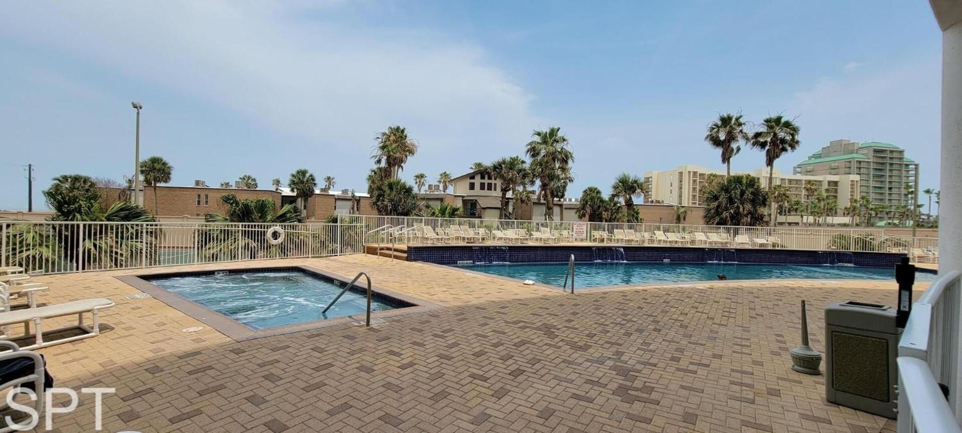 2-Level Beachfront Luxury - Sunchase IV - 326