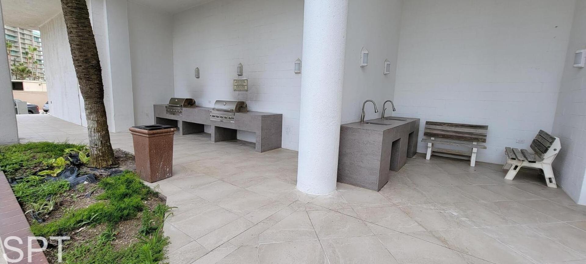 2-Level Beachfront Luxury - Sunchase IV - 326