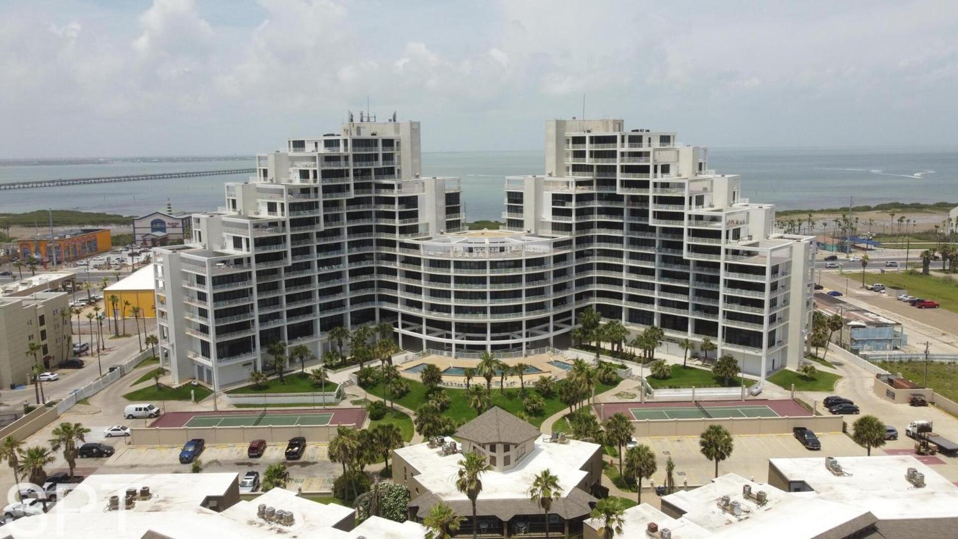 2-Level Beachfront Luxury - Sunchase IV - 326