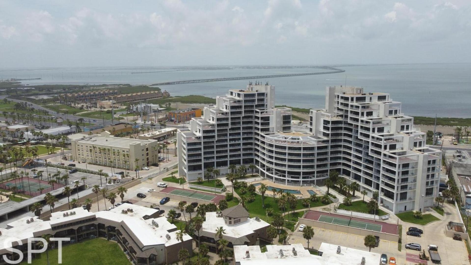 2-Level Beachfront Luxury - Sunchase IV - 326