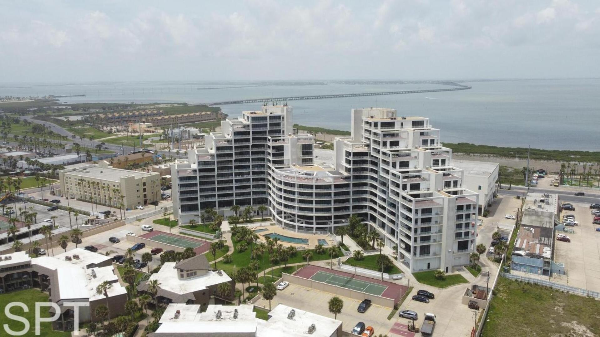 2-Level Beachfront Luxury - Sunchase IV - 326