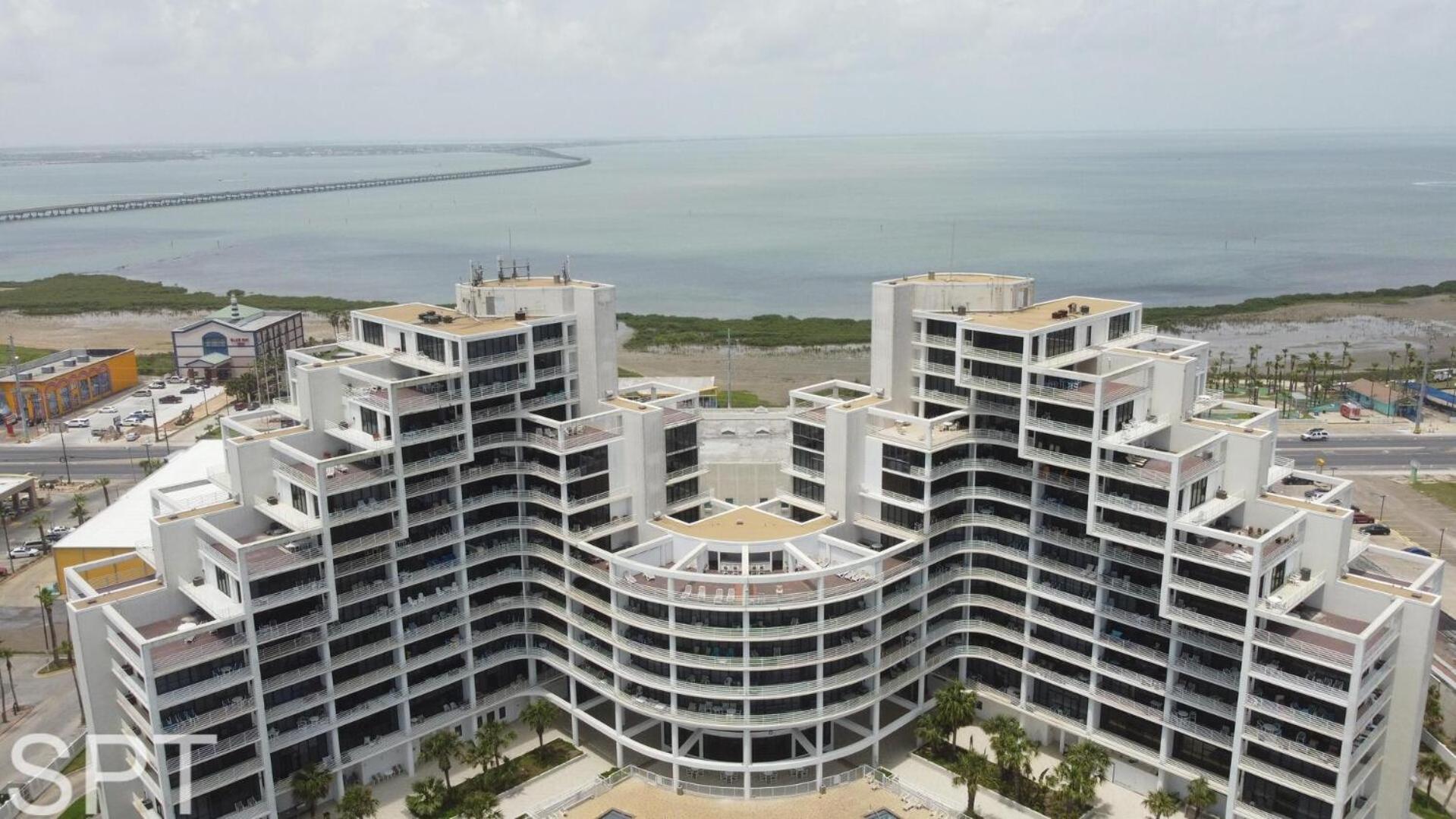 2-Level Beachfront Luxury - Sunchase IV - 326