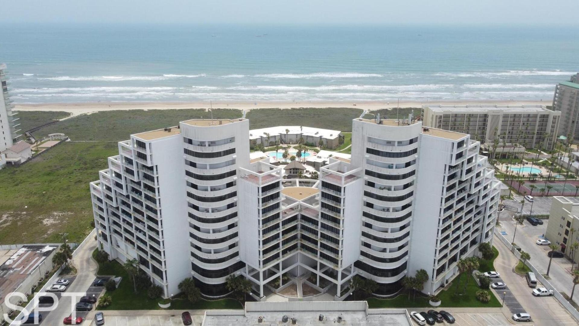 2-Level Beachfront Luxury - Sunchase IV - 326