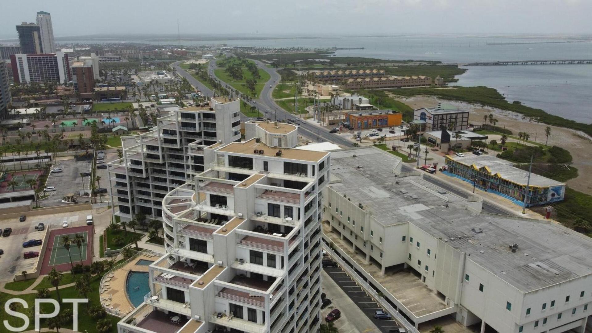 2-Level Beachfront Luxury - Sunchase IV - 326