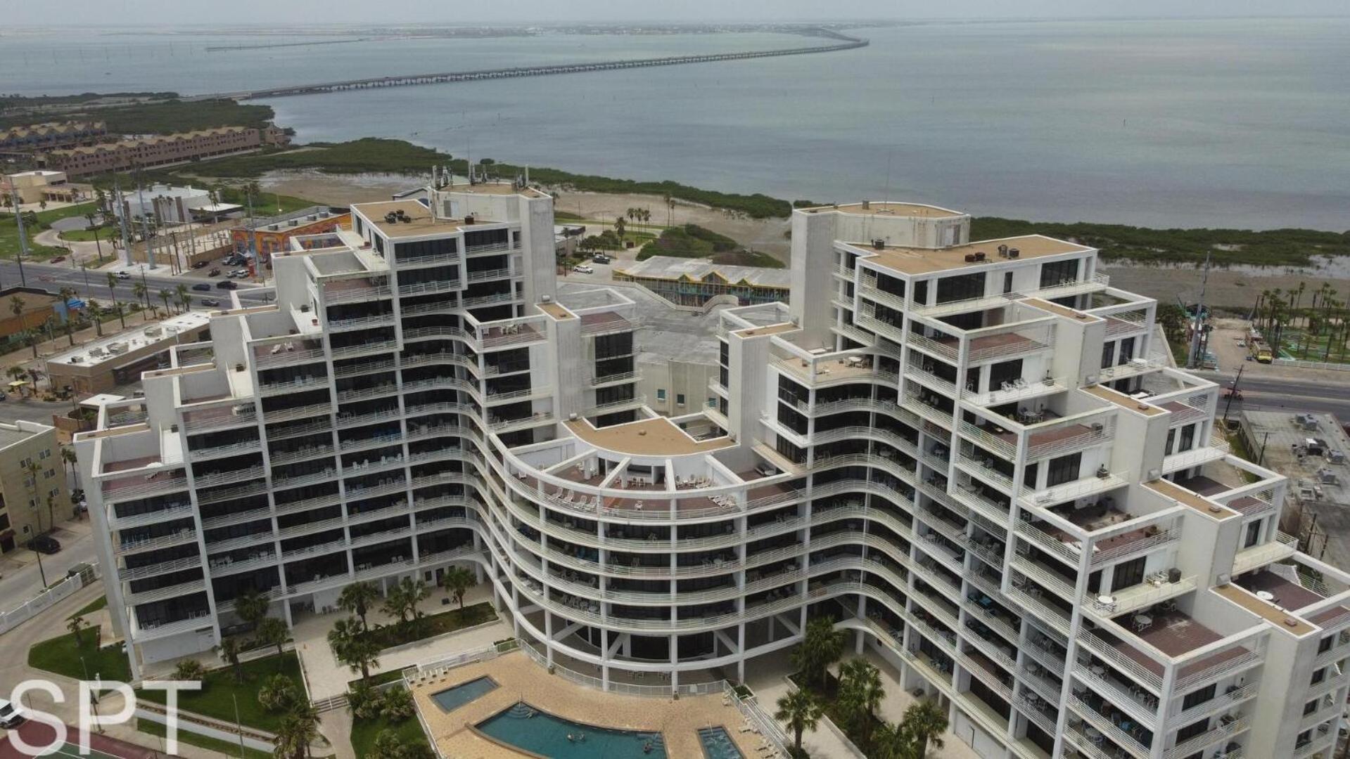 2-Level Beachfront Luxury - Sunchase IV - 326