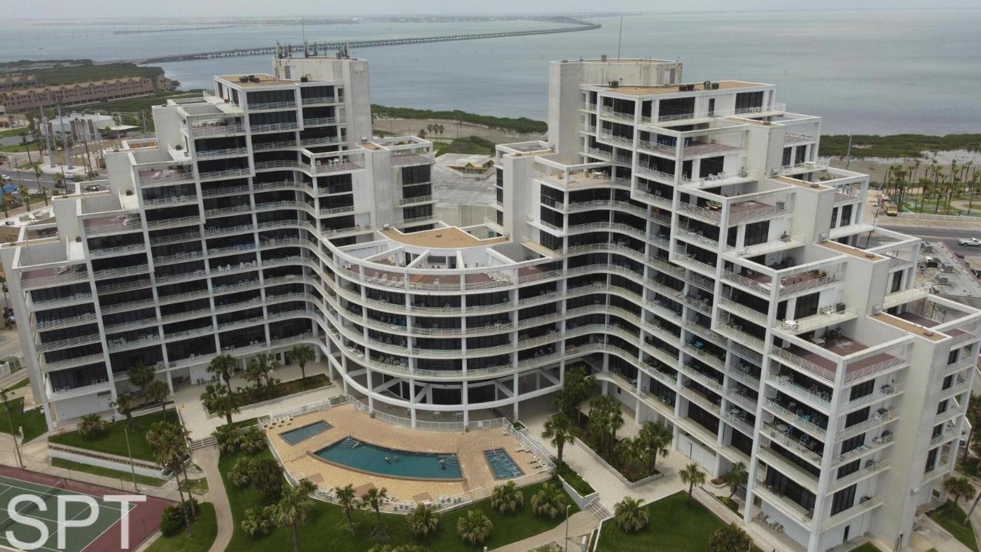2-Level Beachfront Luxury - Sunchase IV - 326