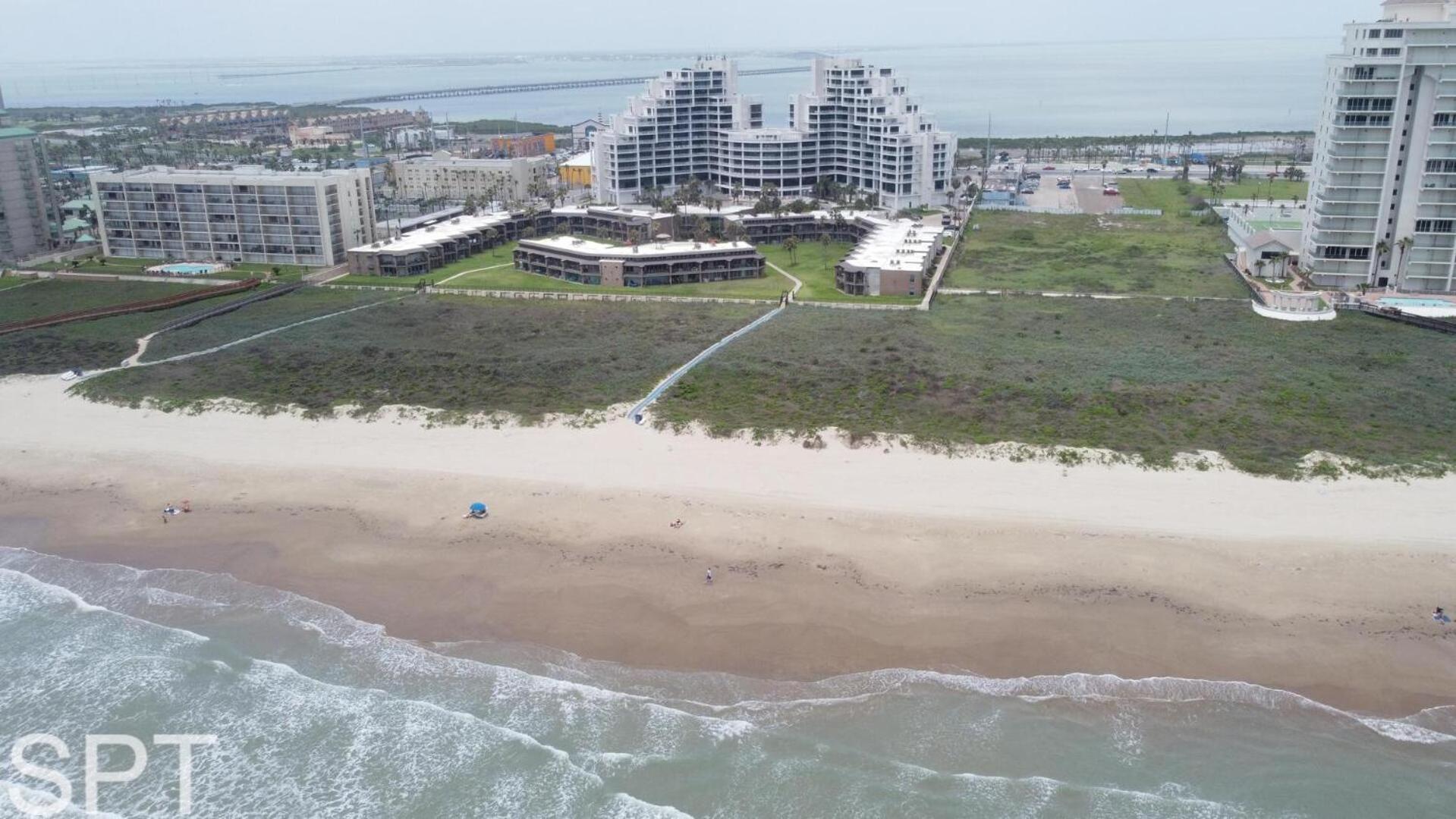 2-Level Beachfront Luxury - Sunchase IV - 326