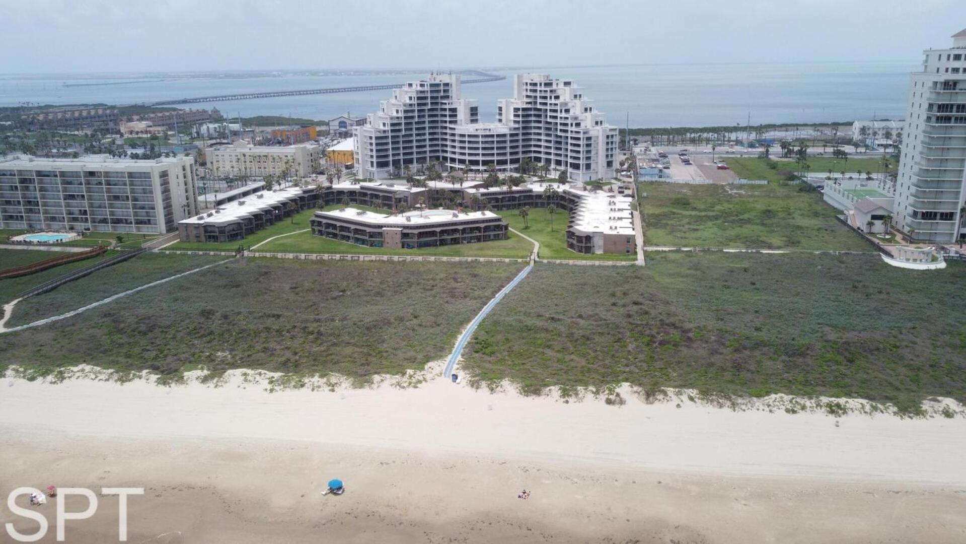 2-Level Beachfront Luxury - Sunchase IV - 326