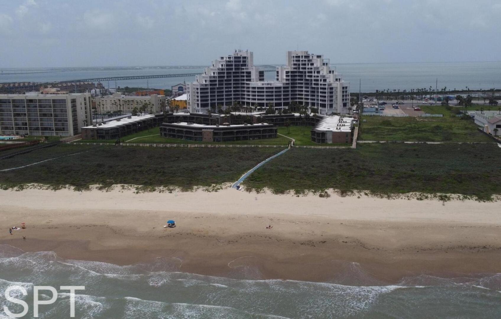 2-Level Beachfront Luxury - Sunchase IV - 326