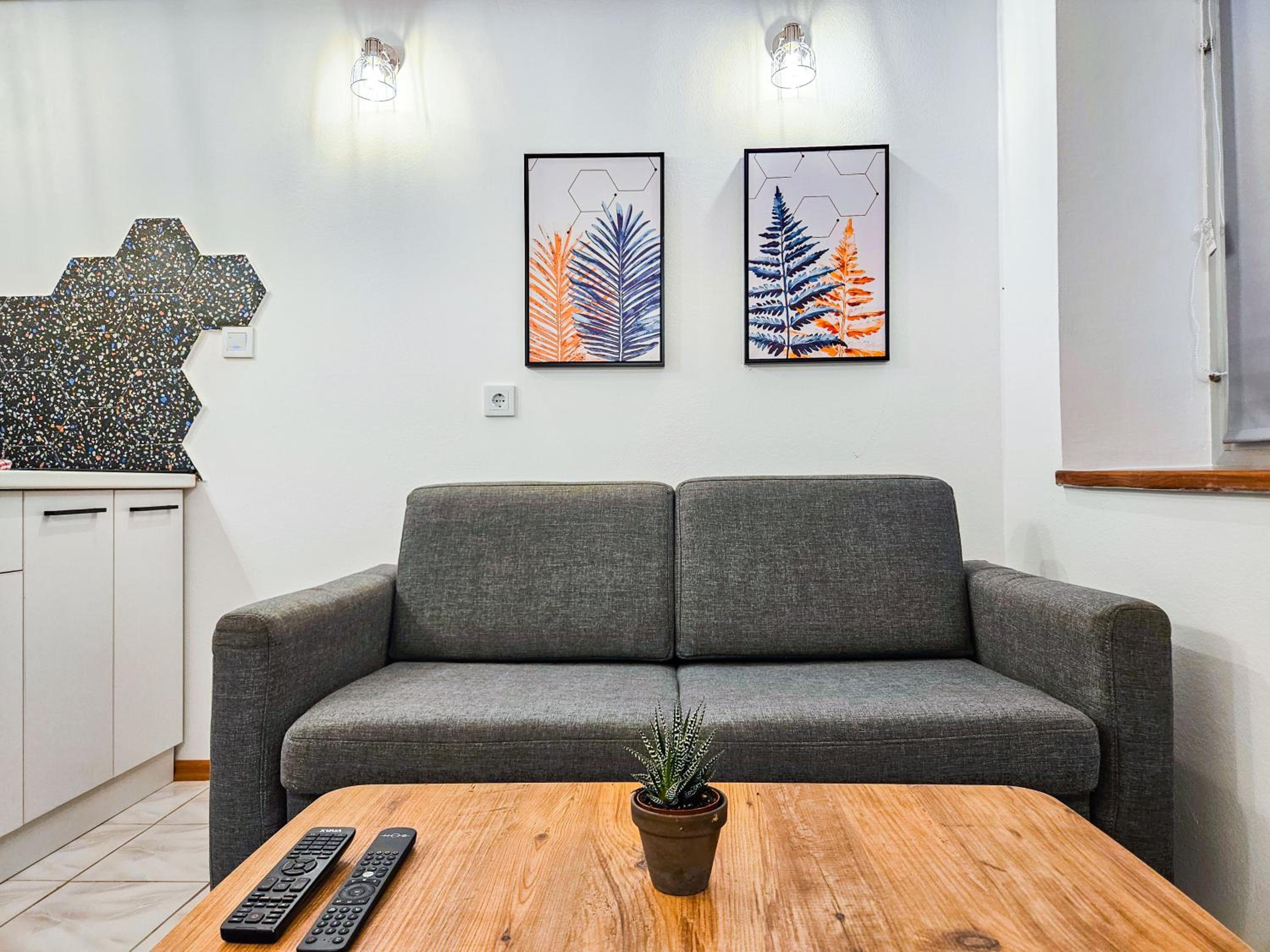 GlowLeaf Loft