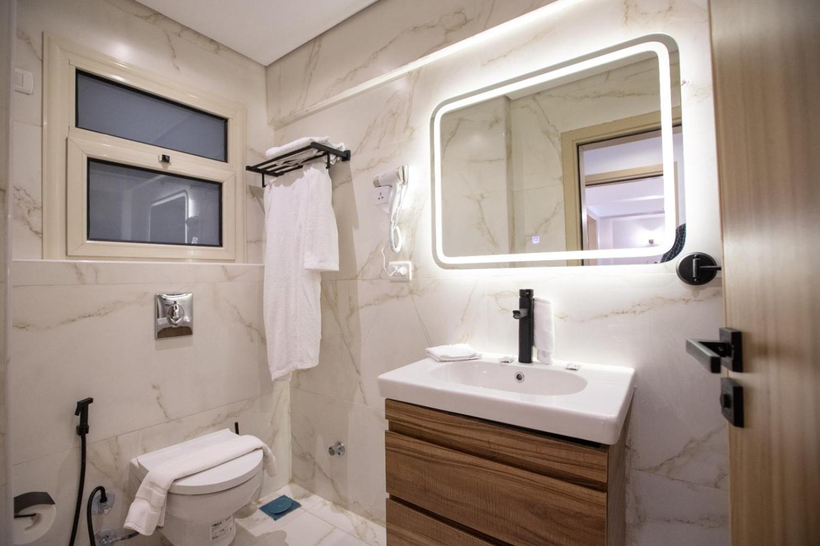 Diamond pyramids hotel