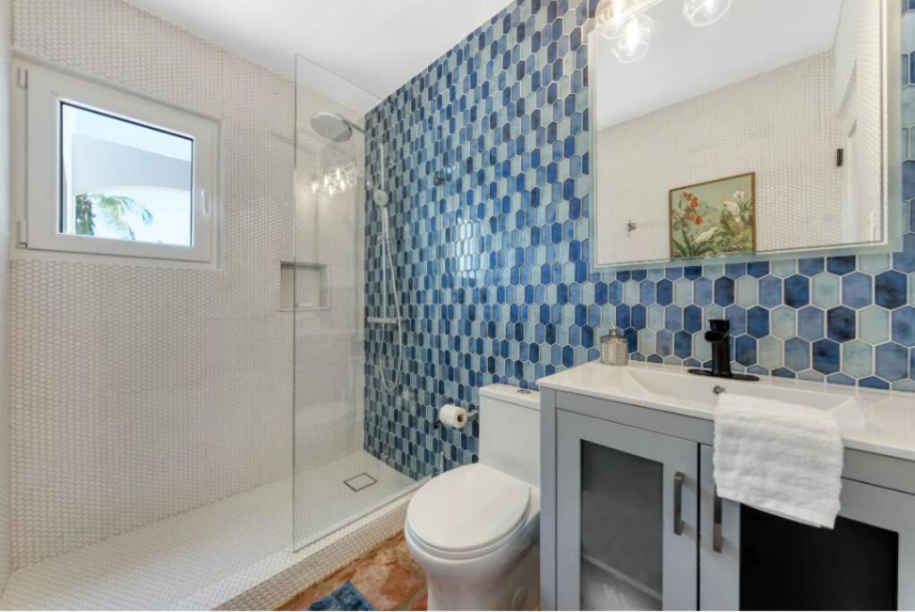 Olive Villa Palmas - Modern Beachfront