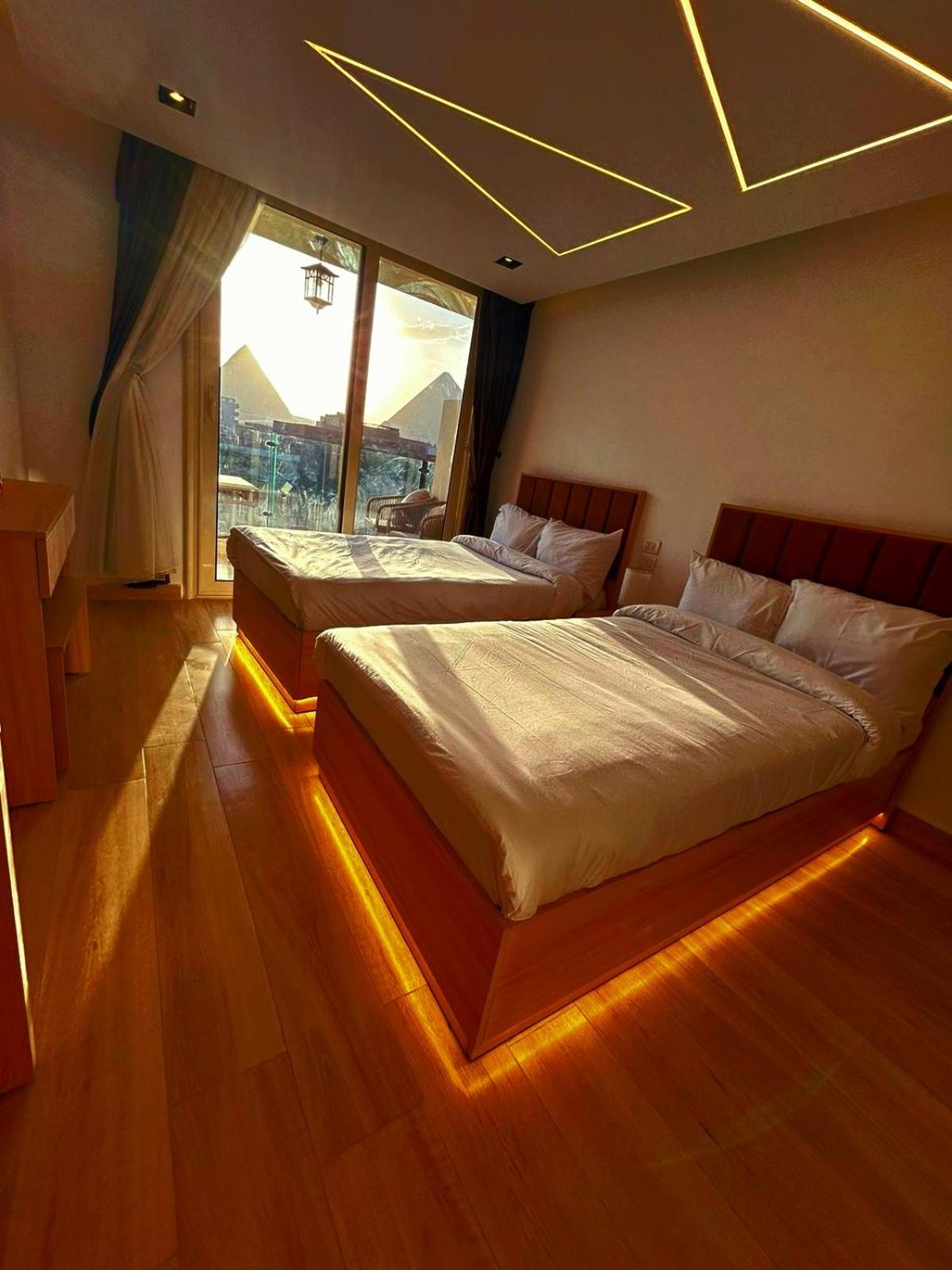 Diamond pyramids hotel