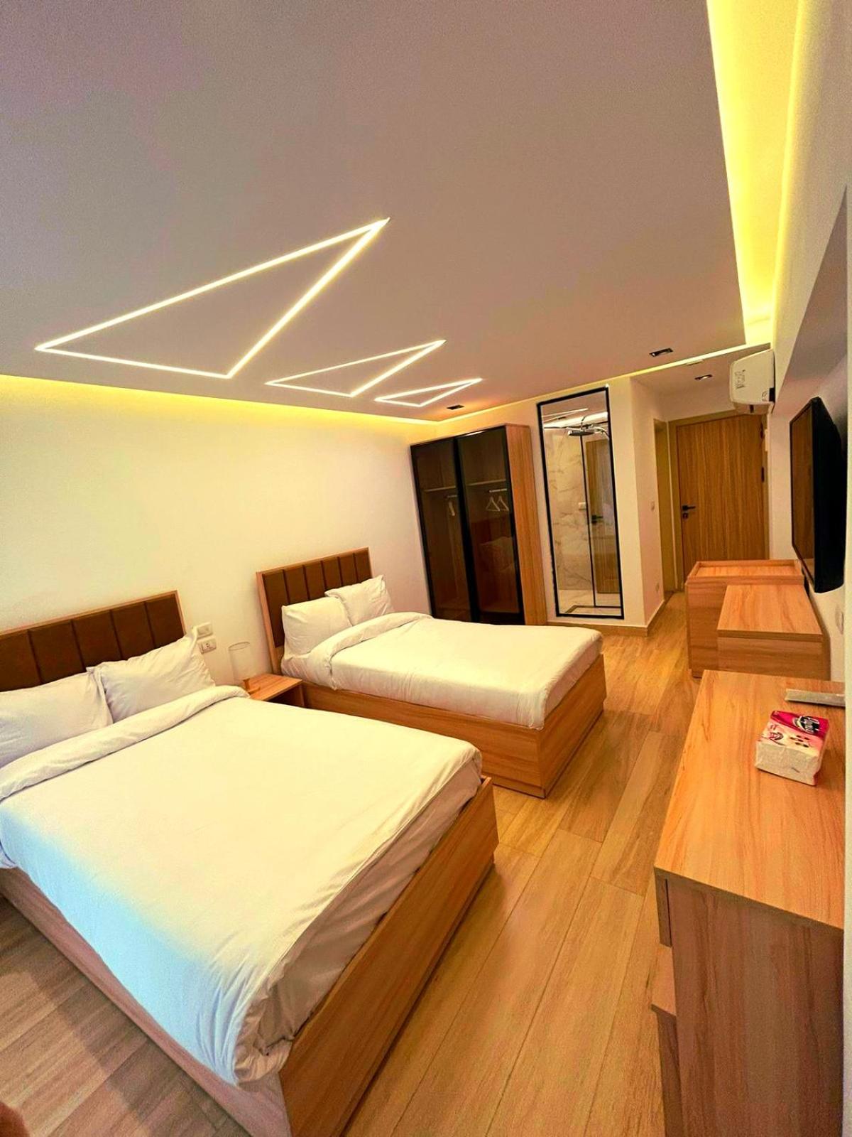 Diamond pyramids hotel