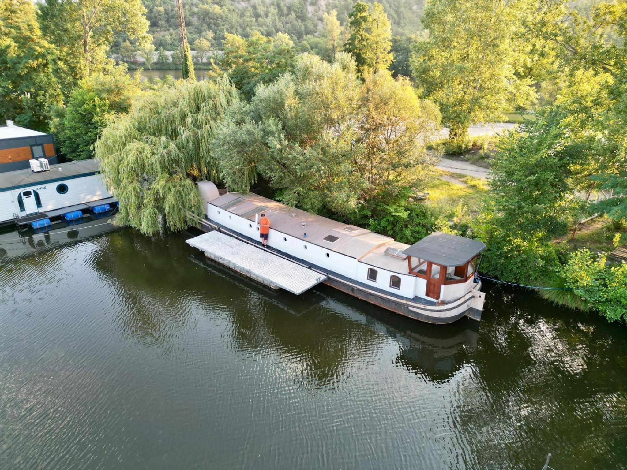 Prague on Boat, Privat Pier, Free Parking