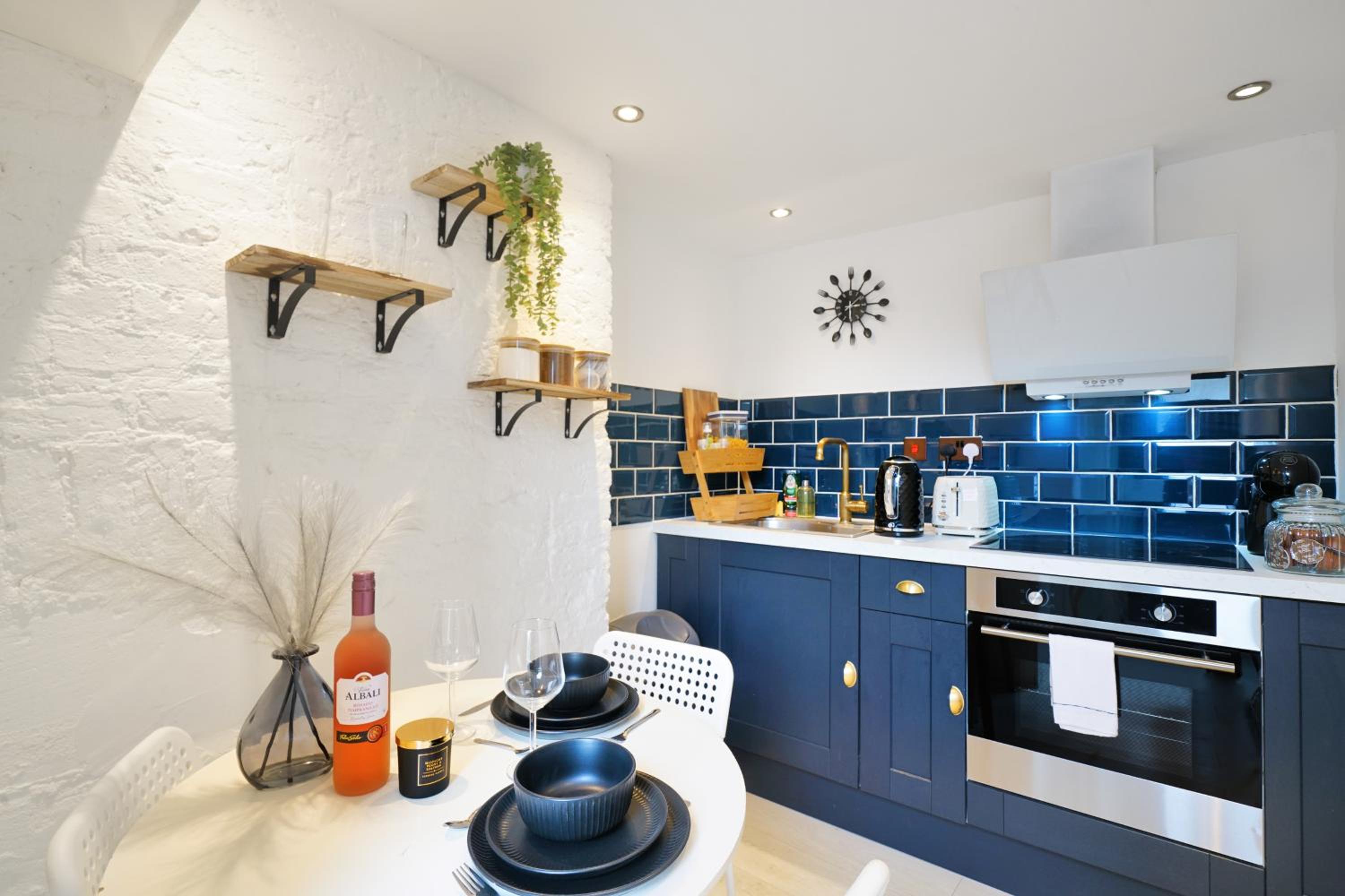 Cozy Split-Level Studio By LiveStay Short Lets & Serviced Accommodation London