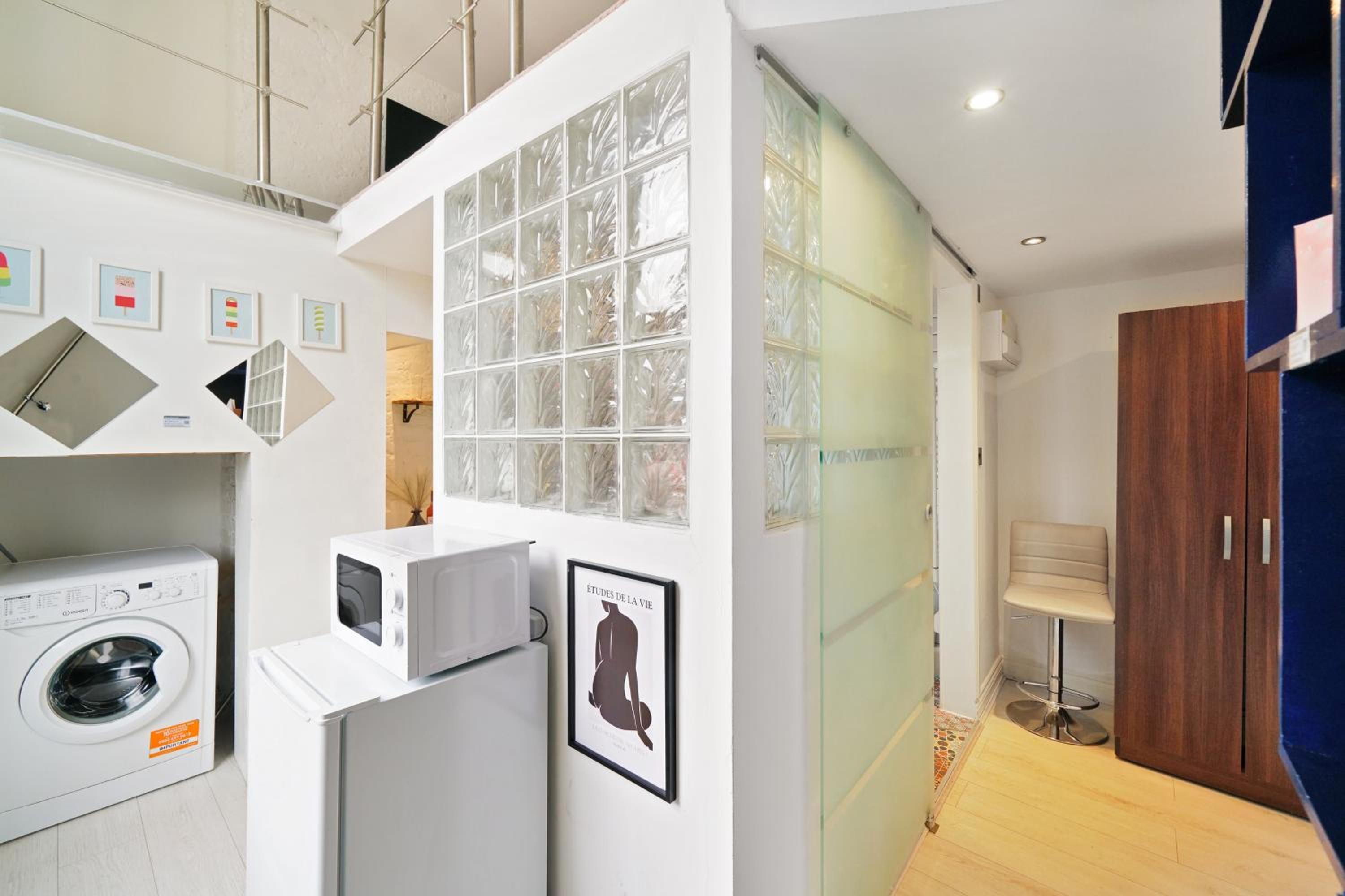 Cozy Split-Level Studio By LiveStay Short Lets & Serviced Accommodation London