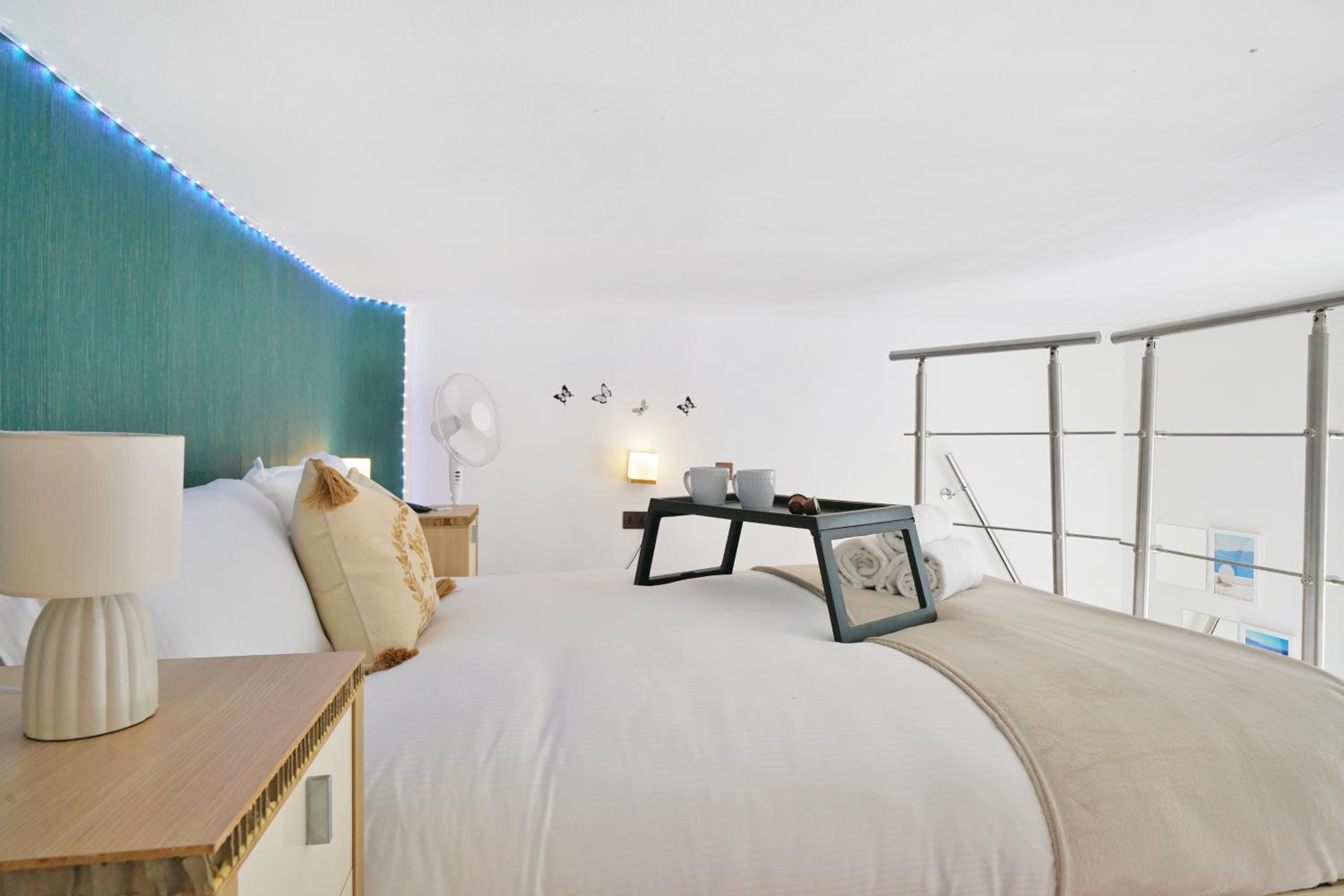 Cozy Split-Level Studio By LiveStay Short Lets & Serviced Accommodation London