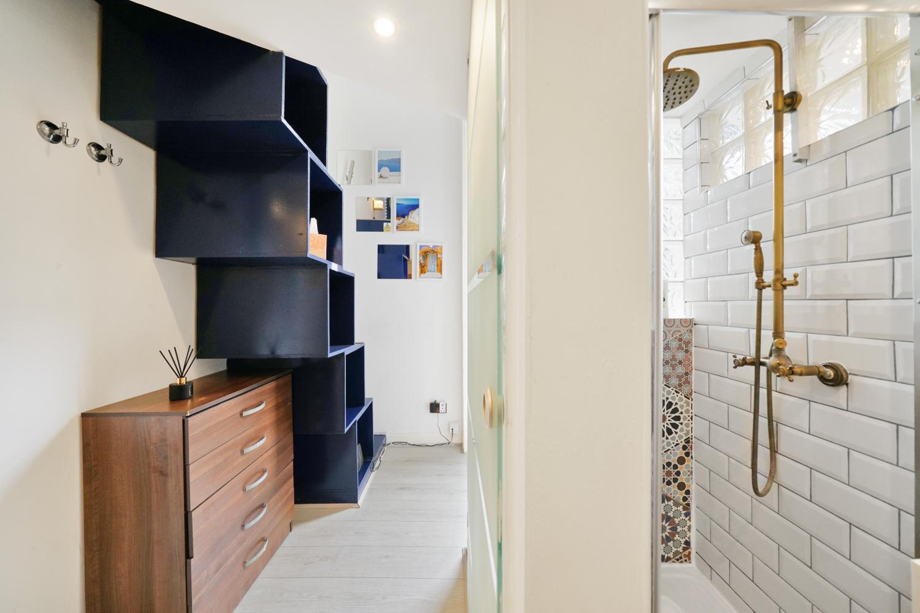 Cozy Split-Level Studio By LiveStay Short Lets & Serviced Accommodation London
