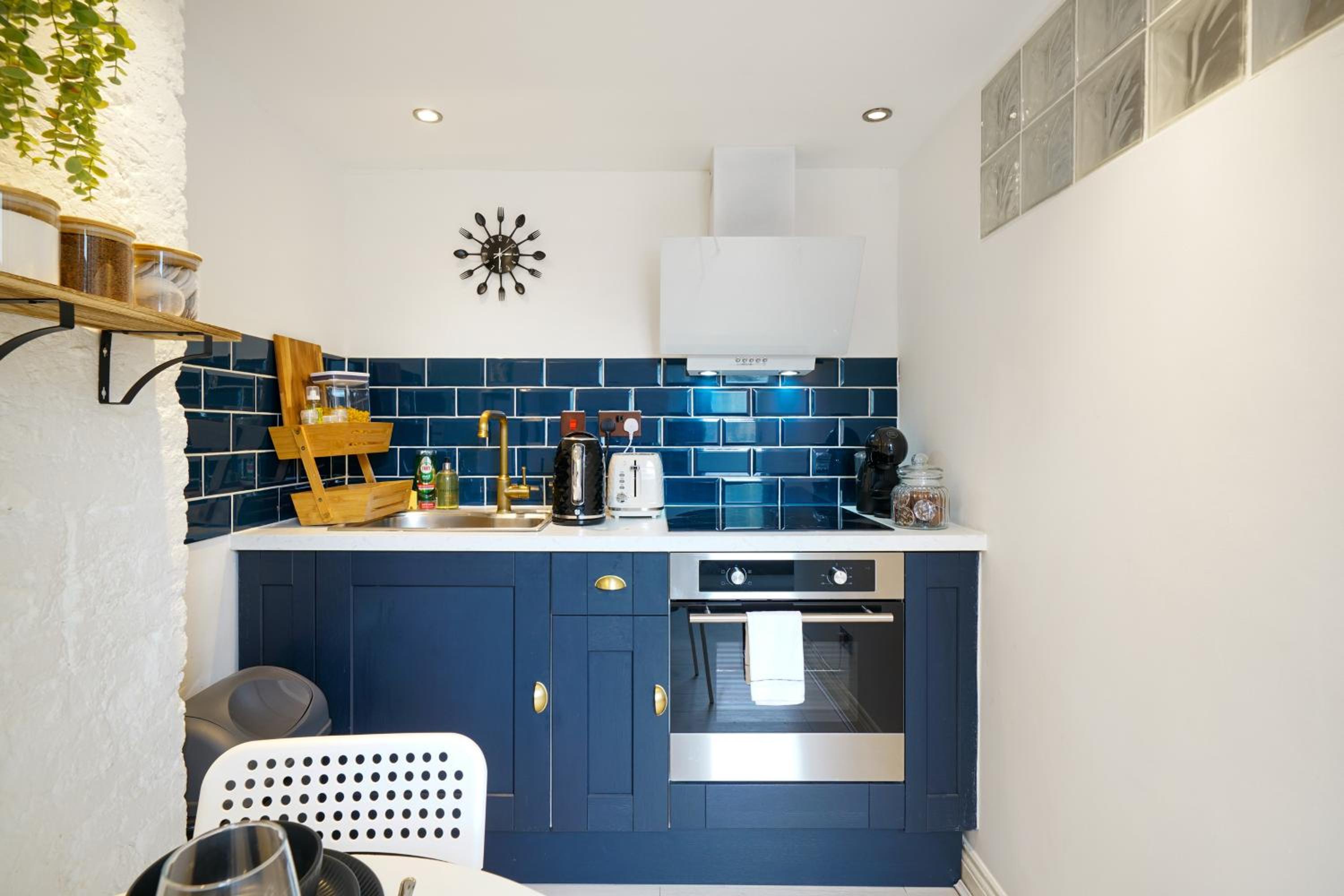Cozy Split-Level Studio By LiveStay Short Lets & Serviced Accommodation London
