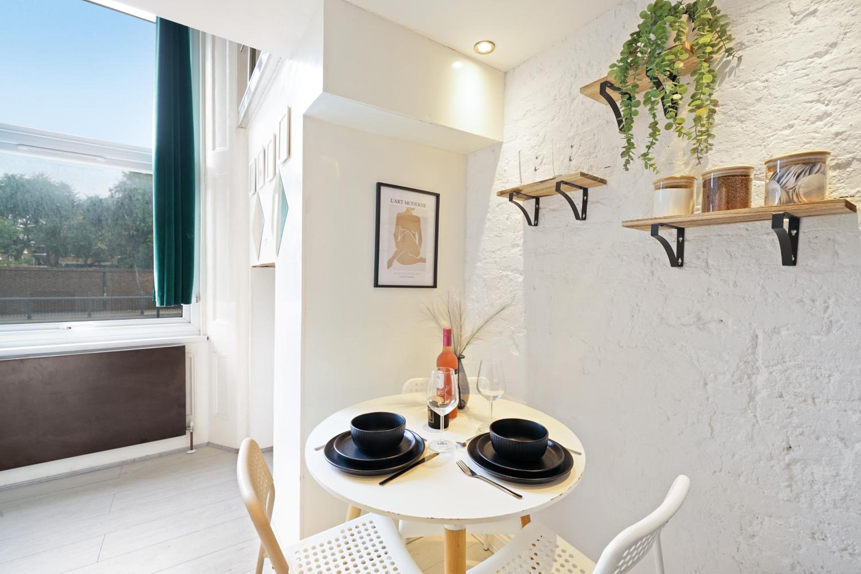 Cozy Split-Level Studio By LiveStay Short Lets & Serviced Accommodation London