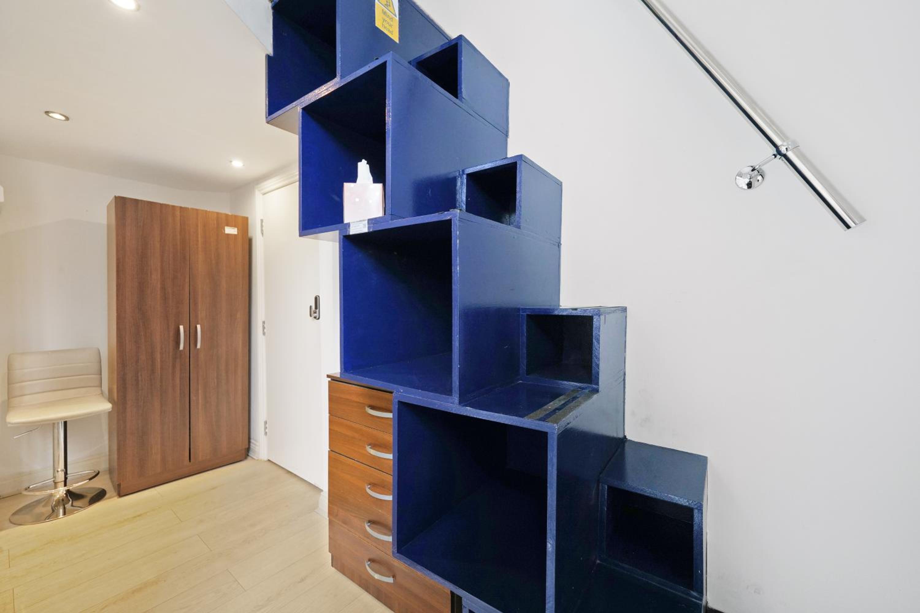 Cozy Split-Level Studio By LiveStay Short Lets & Serviced Accommodation London