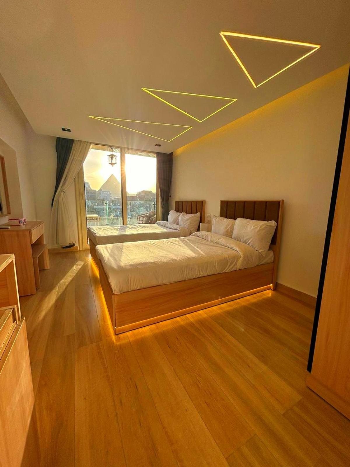 Diamond pyramids hotel