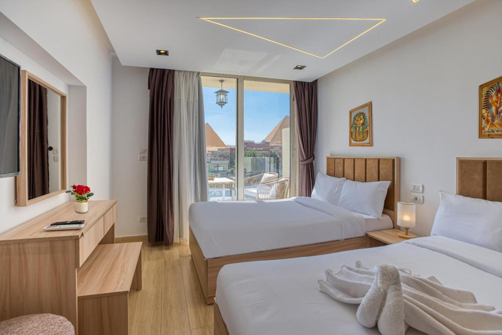 Diamond pyramids hotel